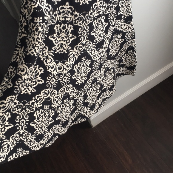 Sweater dress black and white size medium - Picture 5 of 5